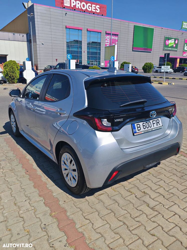 Toyota Yaris - 10