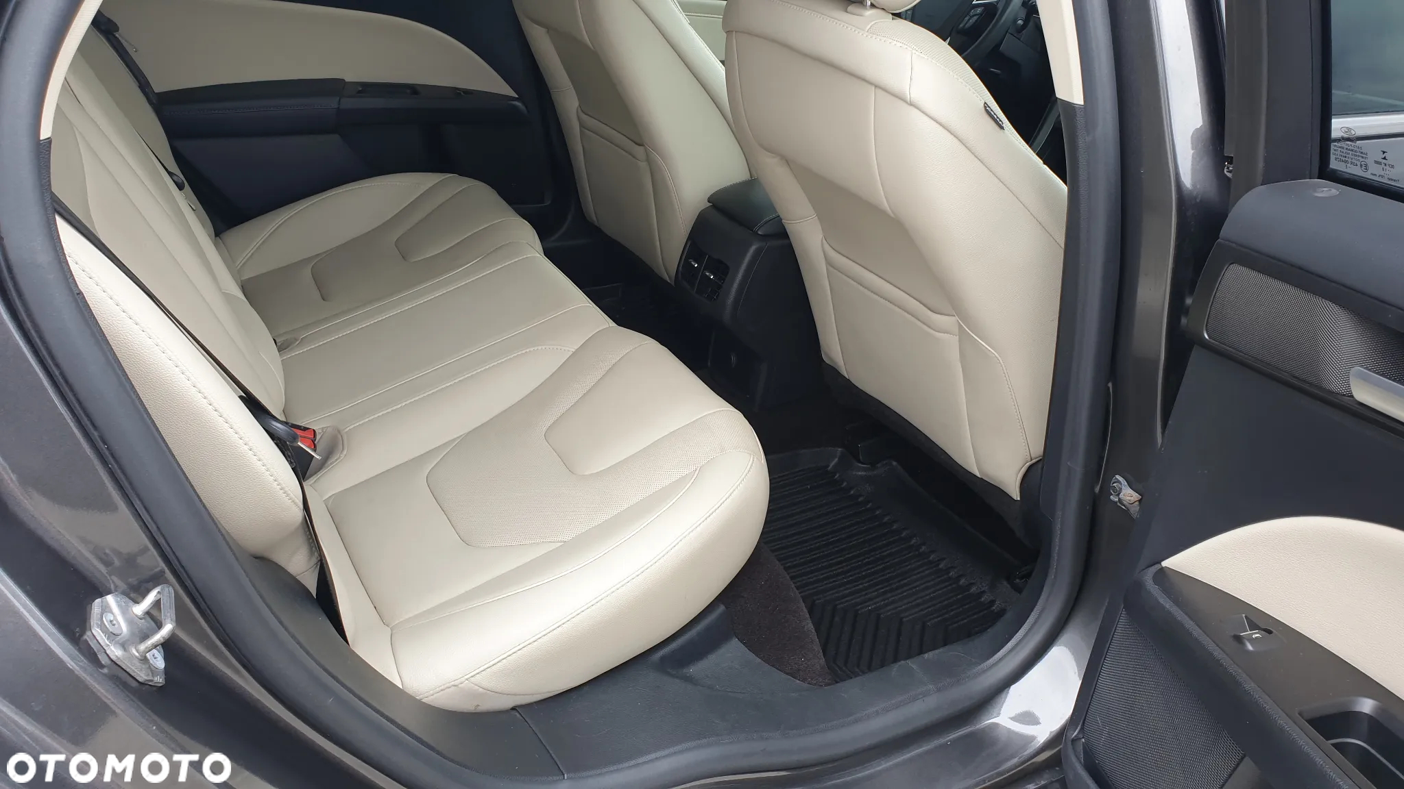 Ford Fusion 2.0 EcoBoost Titanium - 11