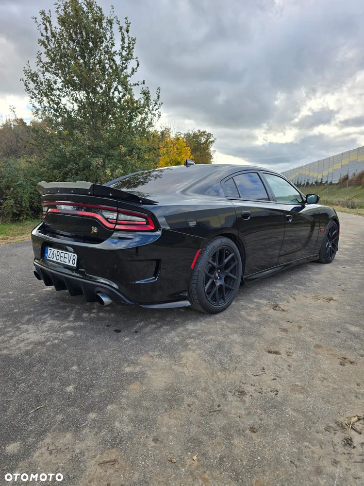 Dodge Charger 6.4 Scat Pack - 16