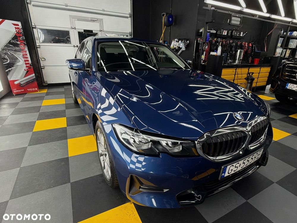 BMW Seria 3 318d Sport Line - 10