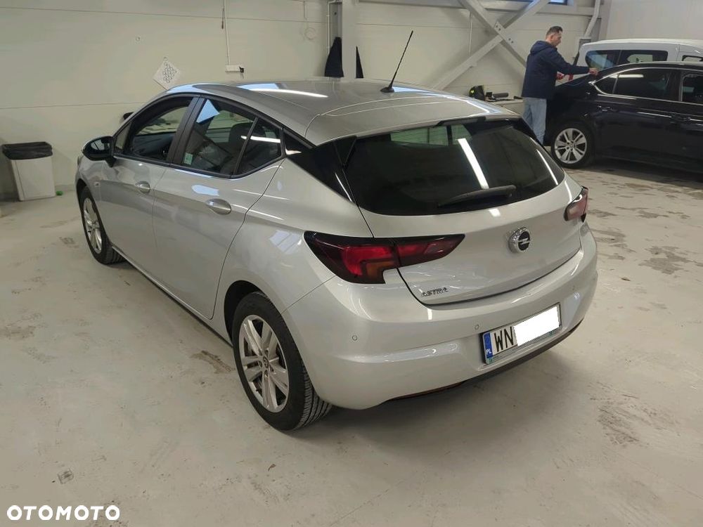 Opel Astra 1.2 T Edition S&S - 9
