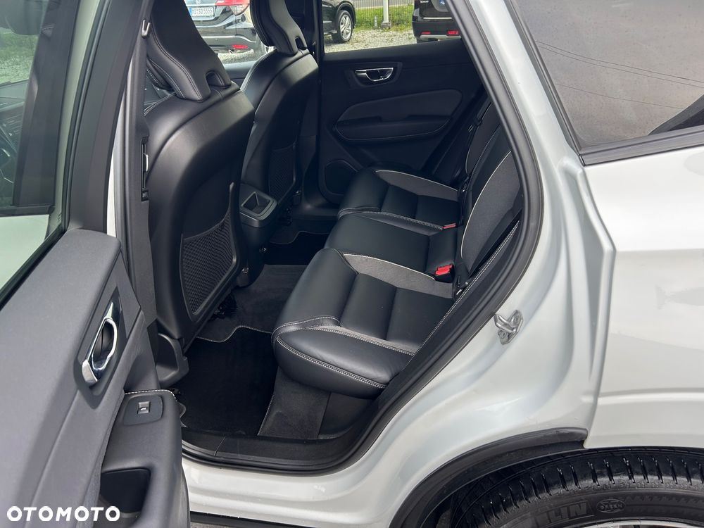 Volvo XC 60 T4 R-Design - 15