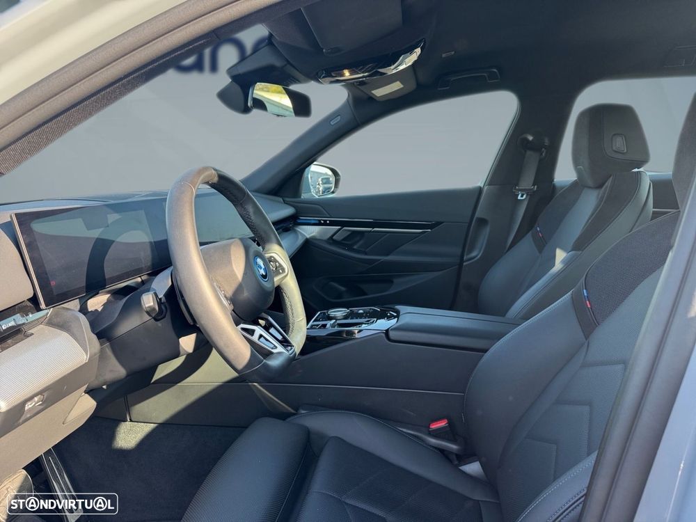 BMW 530 e Pack Desportivo M - 12