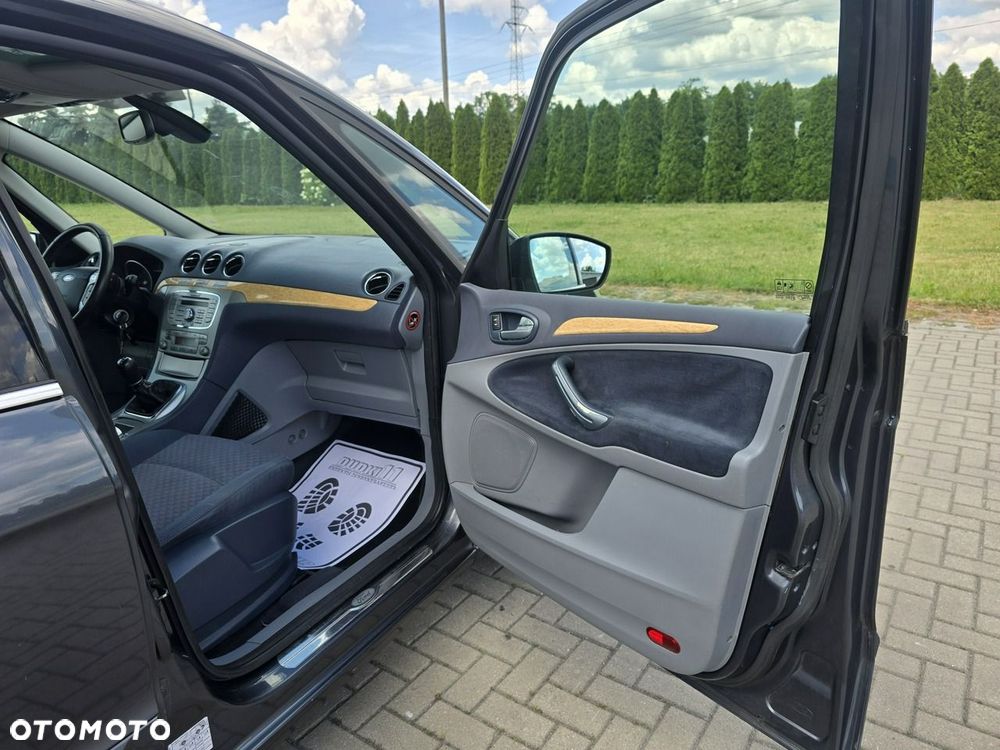 Ford Galaxy - 27