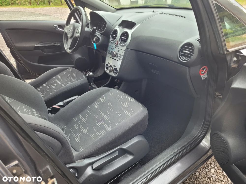 Opel Corsa 1.4 16V Satellite - 23