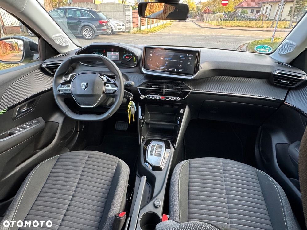 Peugeot 208 - 13