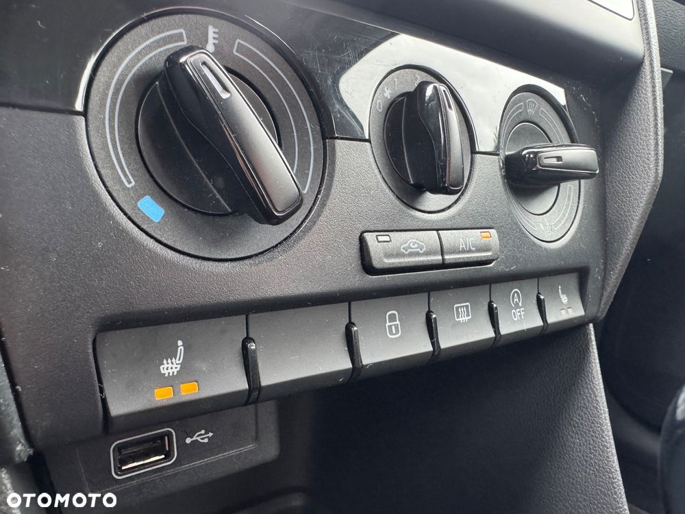 Skoda RAPID 1.0 TSI Ambition DSG - 12