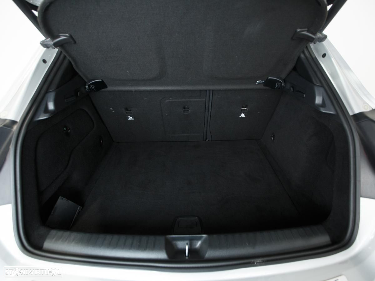 Mercedes-Benz GLA 180 - 12