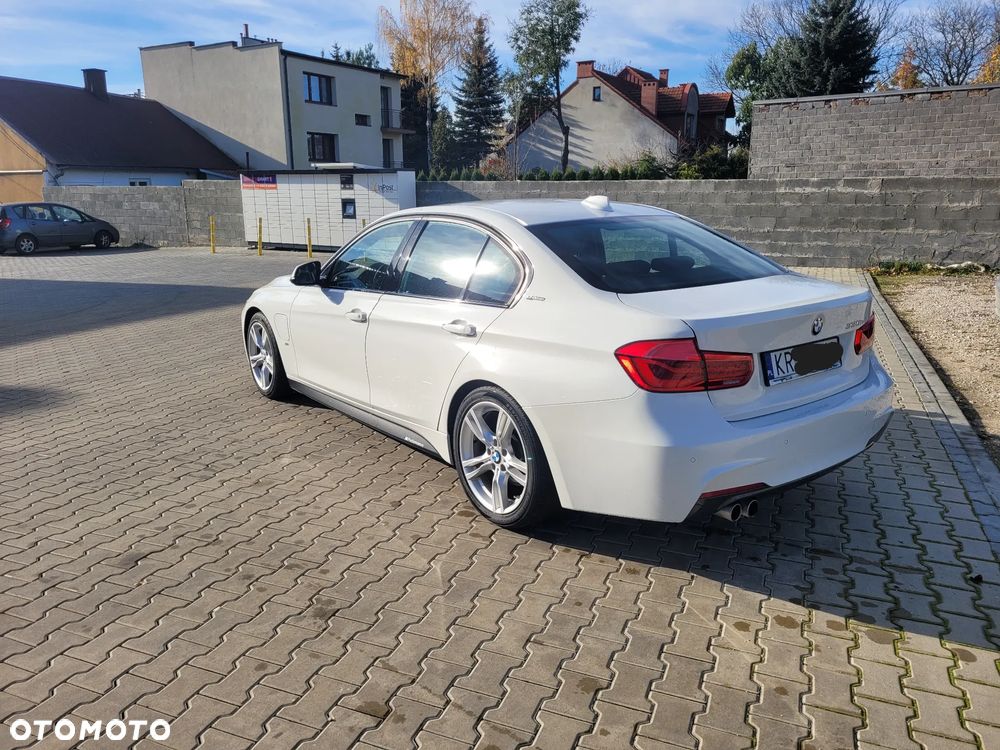 BMW Seria 3 330i M Sport - 14