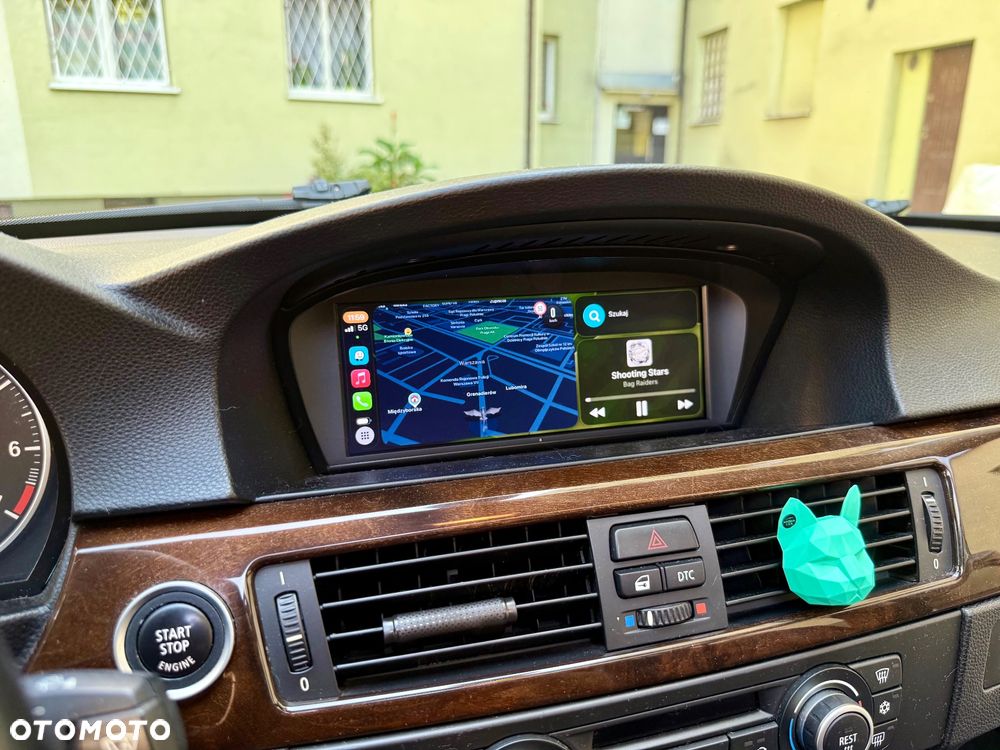 BMW Seria 3 318i Touring - 10