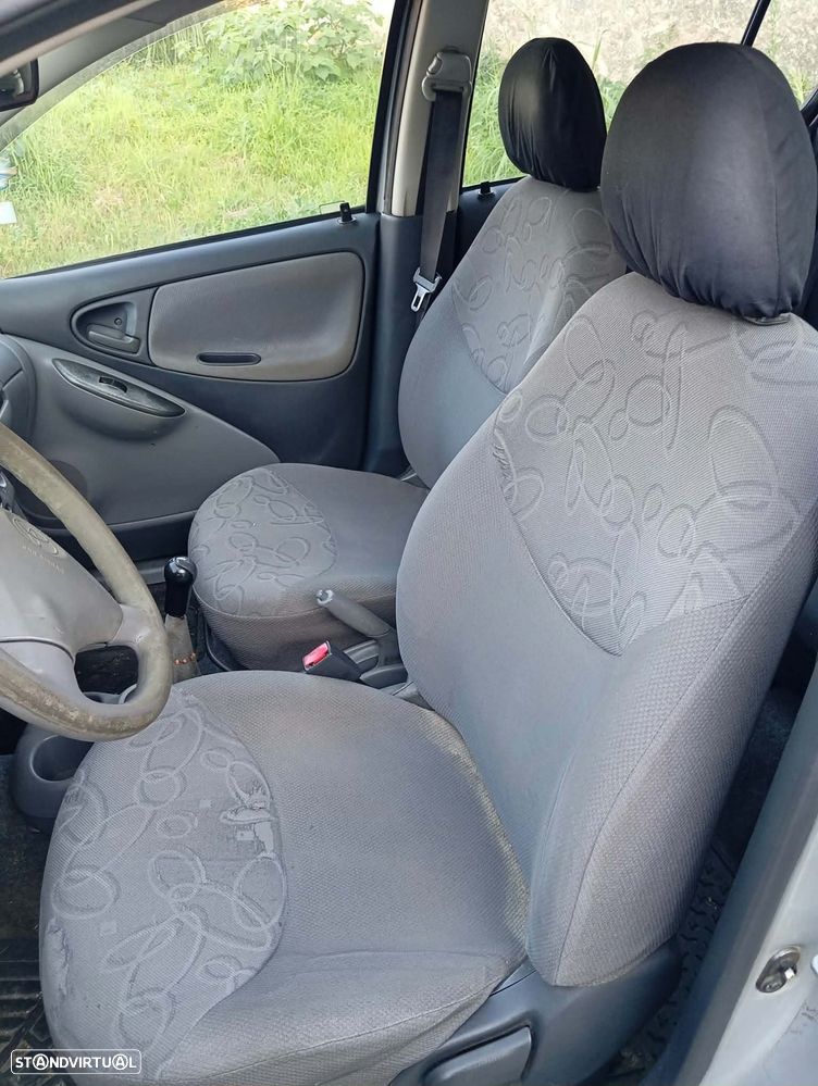 Toyota Yaris - 7