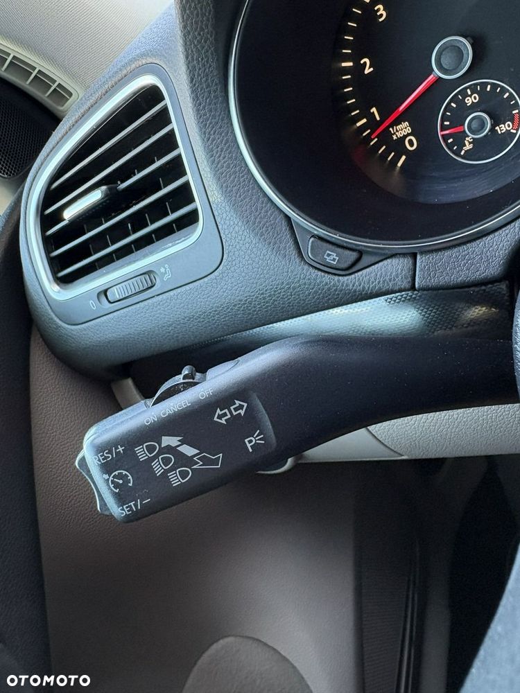 Volkswagen Golf - 28