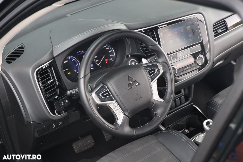 Mitsubishi Outlander PHEV 2.4 L 4X4 Instyle - 7