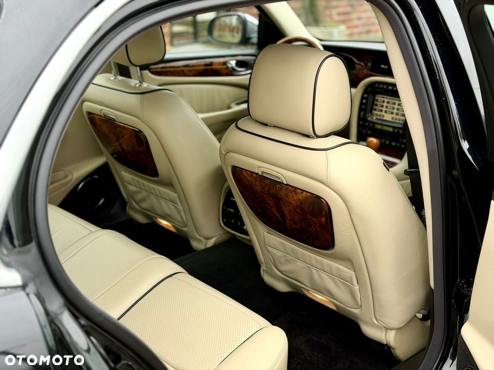 Jaguar XJ XJ8 4.2 Executive - 23