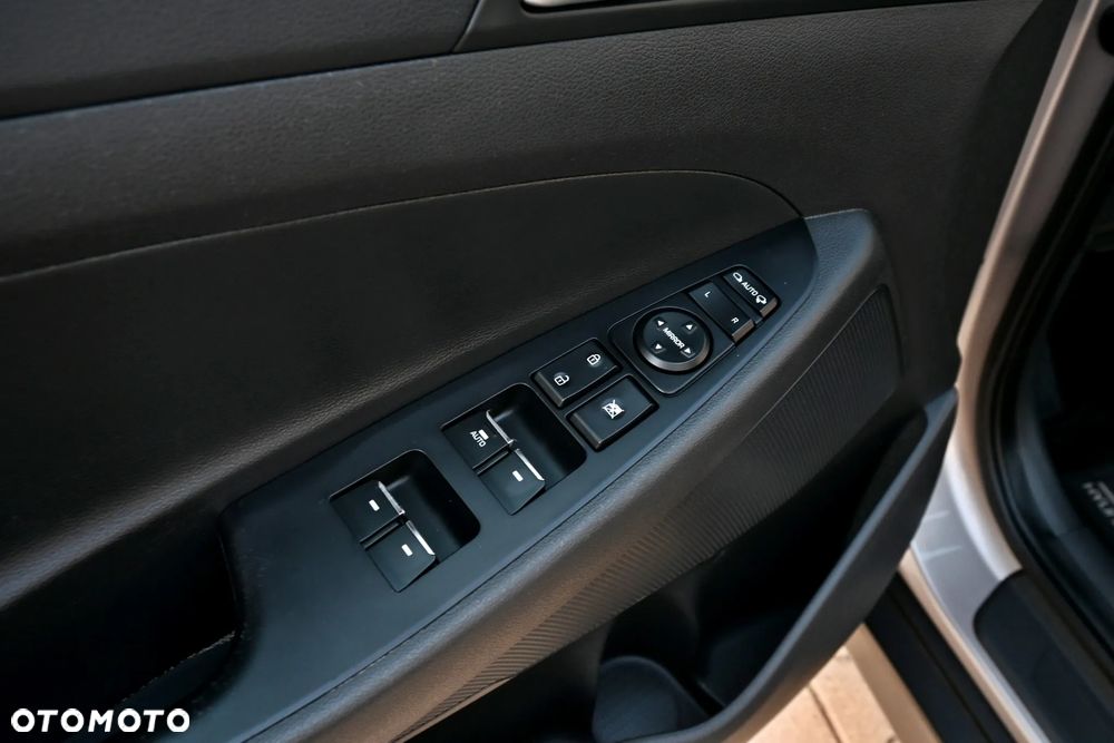 Hyundai Tucson 2.0 CRDI Premium 4WD - 32