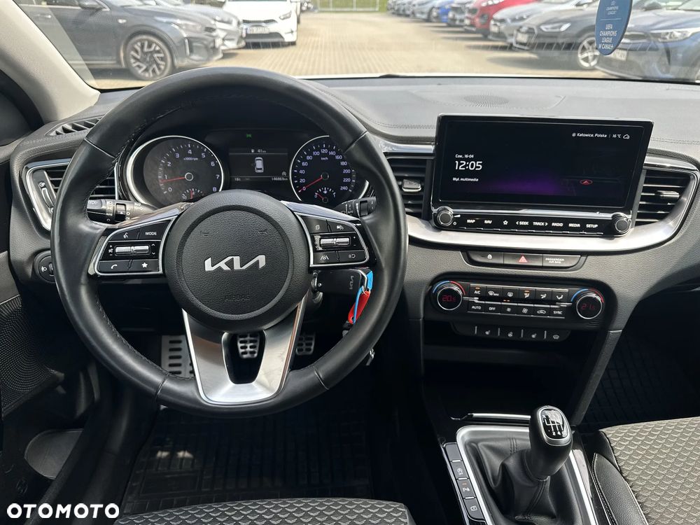 Kia Ceed 1.5 T-GDI Business Line - 13