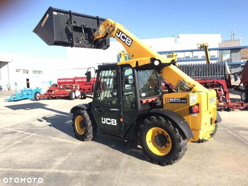 JCB 525-60 / ROK 2016/ /Ładowarki teleskopowa , 6 m - 8