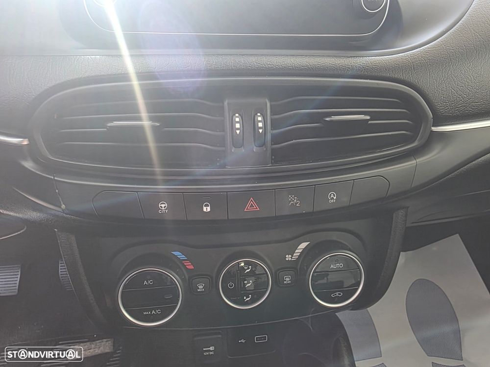 Fiat Tipo Station Wagon 1.3 M-Jet Lounge - 13