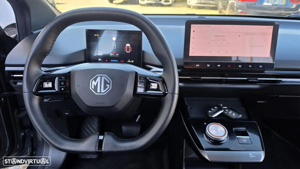 MG MG4 64 kWh Luxury - 14