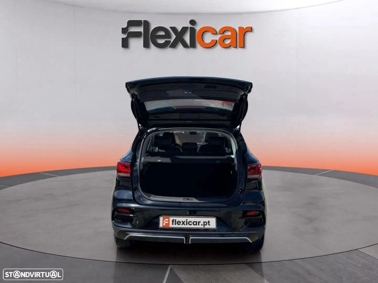 MG ZS EV 72.6 kWh Luxury OBC 11 kW - 9