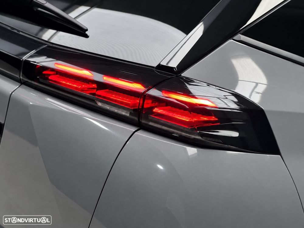 Peugeot 2008 1.2 PureTech Allure - 21