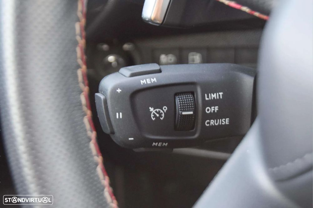 DS DS7 Crossback E-Tense Performance Line+ EAT8 - 33