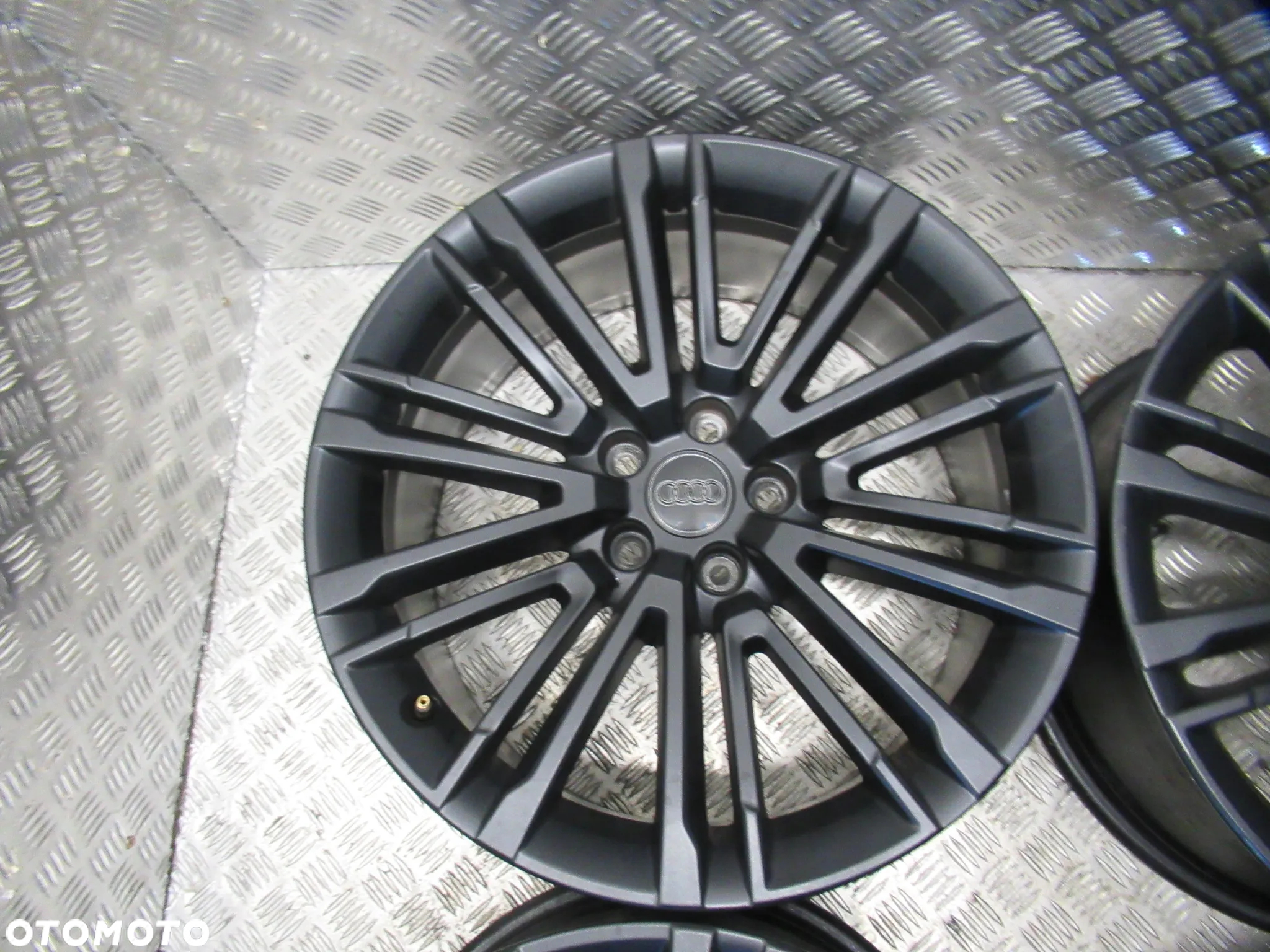 Felgi Audi A4 B9 A5 A6 S-Line 8,5Jx19 et40 5x112 - 4
