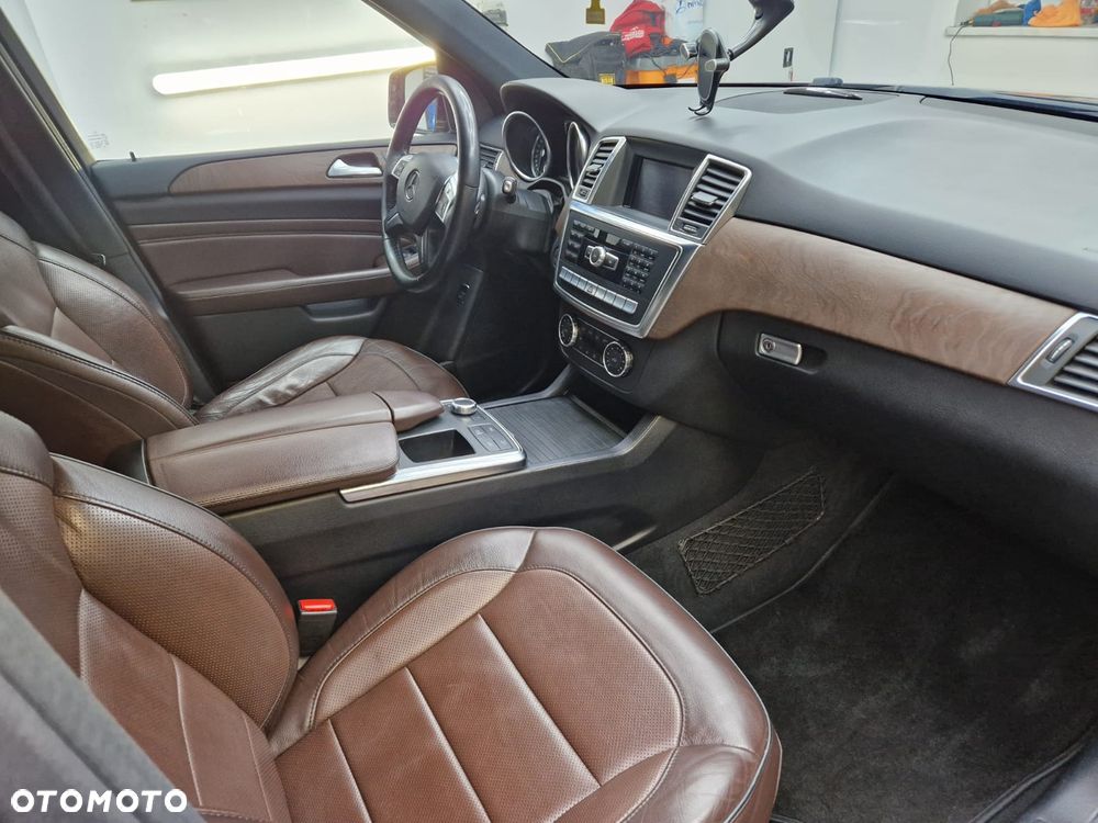 Mercedes-Benz ML - 13