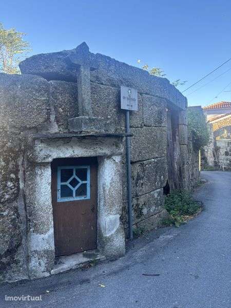 Duas Moradias para reabilitar - Canelas, Penafiel - Grande imagem: 3/8