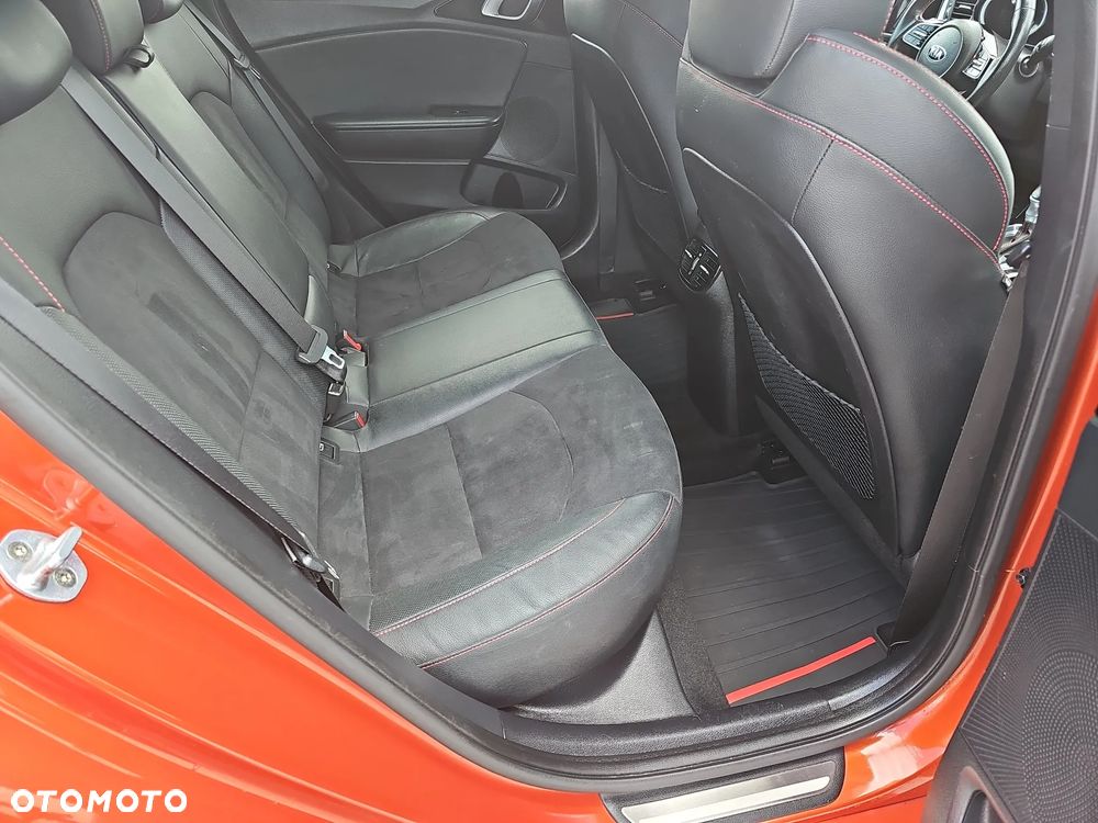 Kia ProCeed 1.6 T-GDI GT DCT - 22