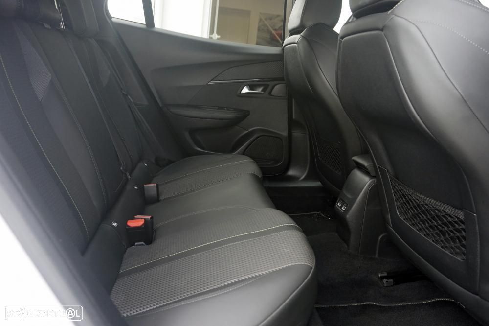 Peugeot 2008 1.2 PureTech GT Line - 4