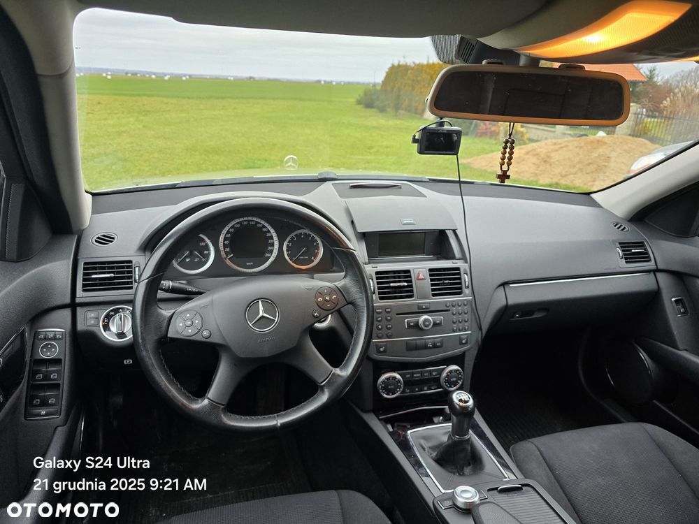 Mercedes-Benz Klasa C 180 CGI BlueEFFICIENCY - 11