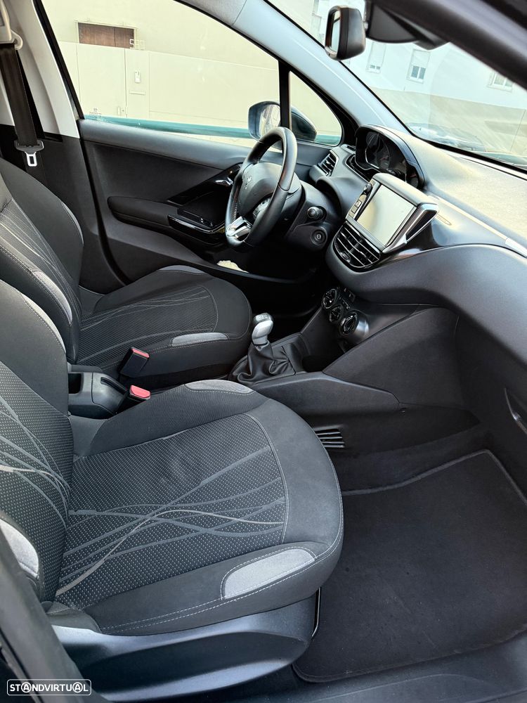 Peugeot 208 1.2 PureTech Style - 8