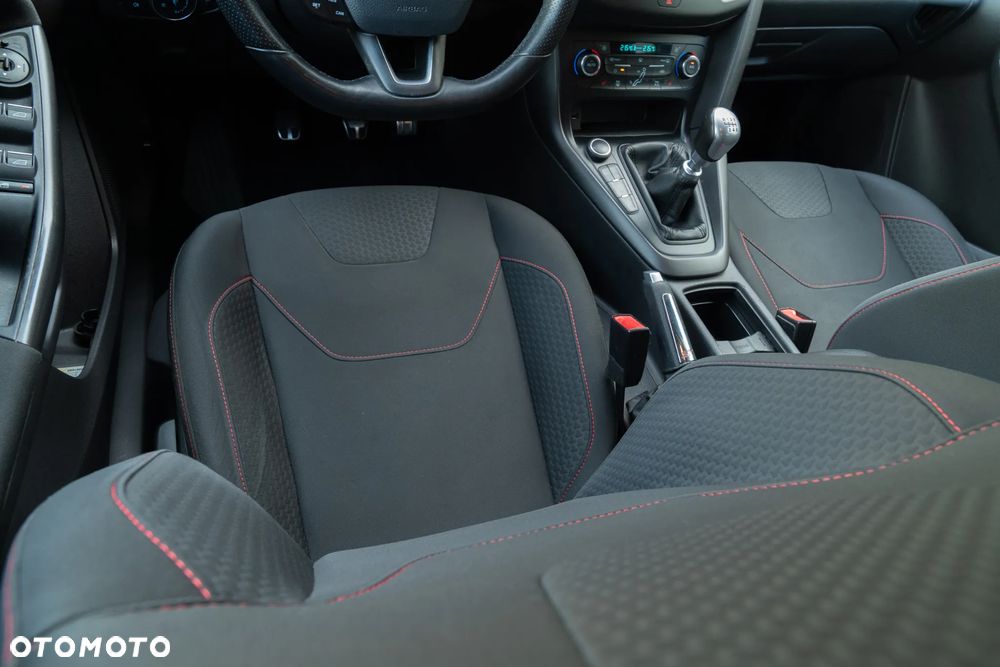 Ford Focus 2.0 TDCi ST-Line Red ASS - 36