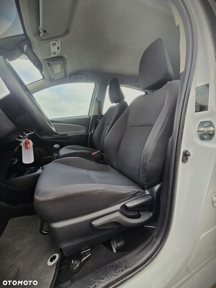 Toyota Yaris - 15