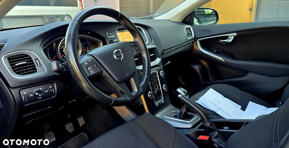 Volvo V40 D2 Kinetic - 37