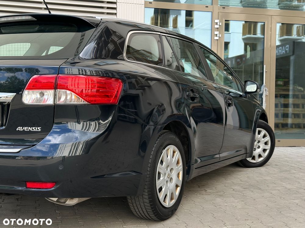 Toyota Avensis 1.6 Active - 16