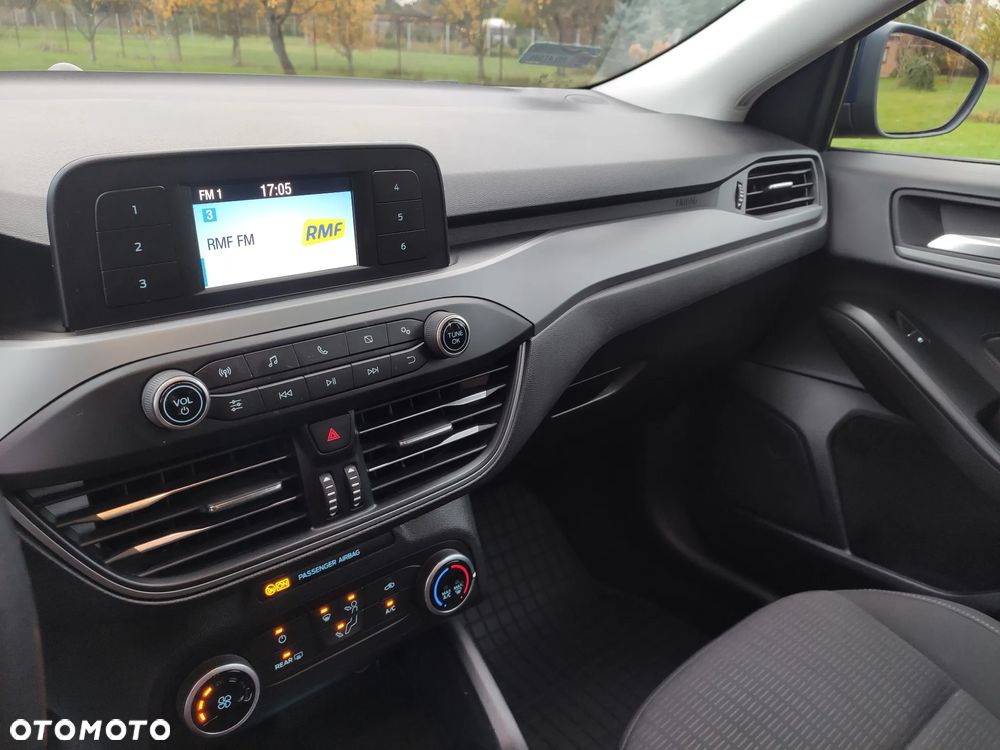 Ford Focus 1.0 EcoBoost Trend Edition - 31