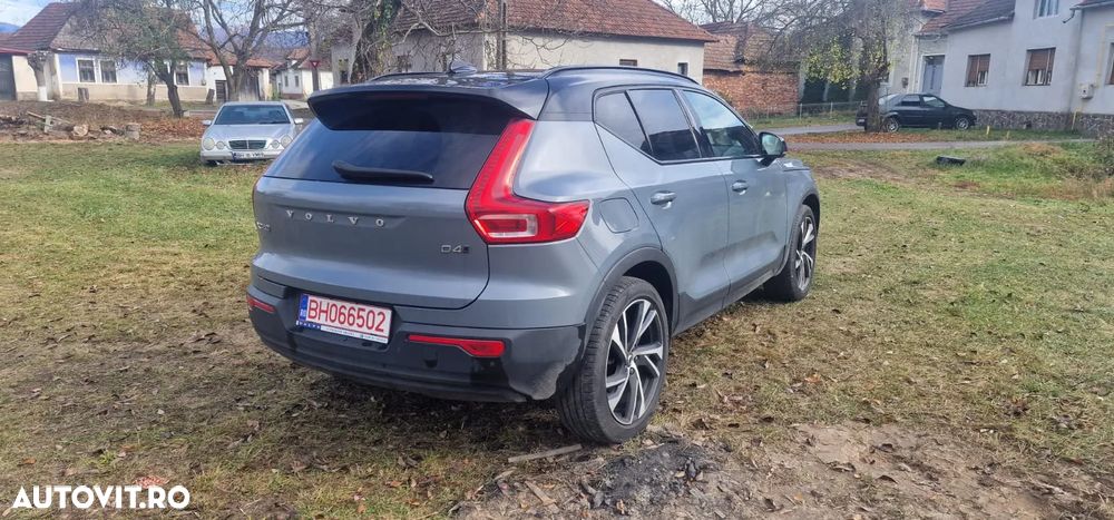 Volvo XC 40 D4 AWD R-Design - 4