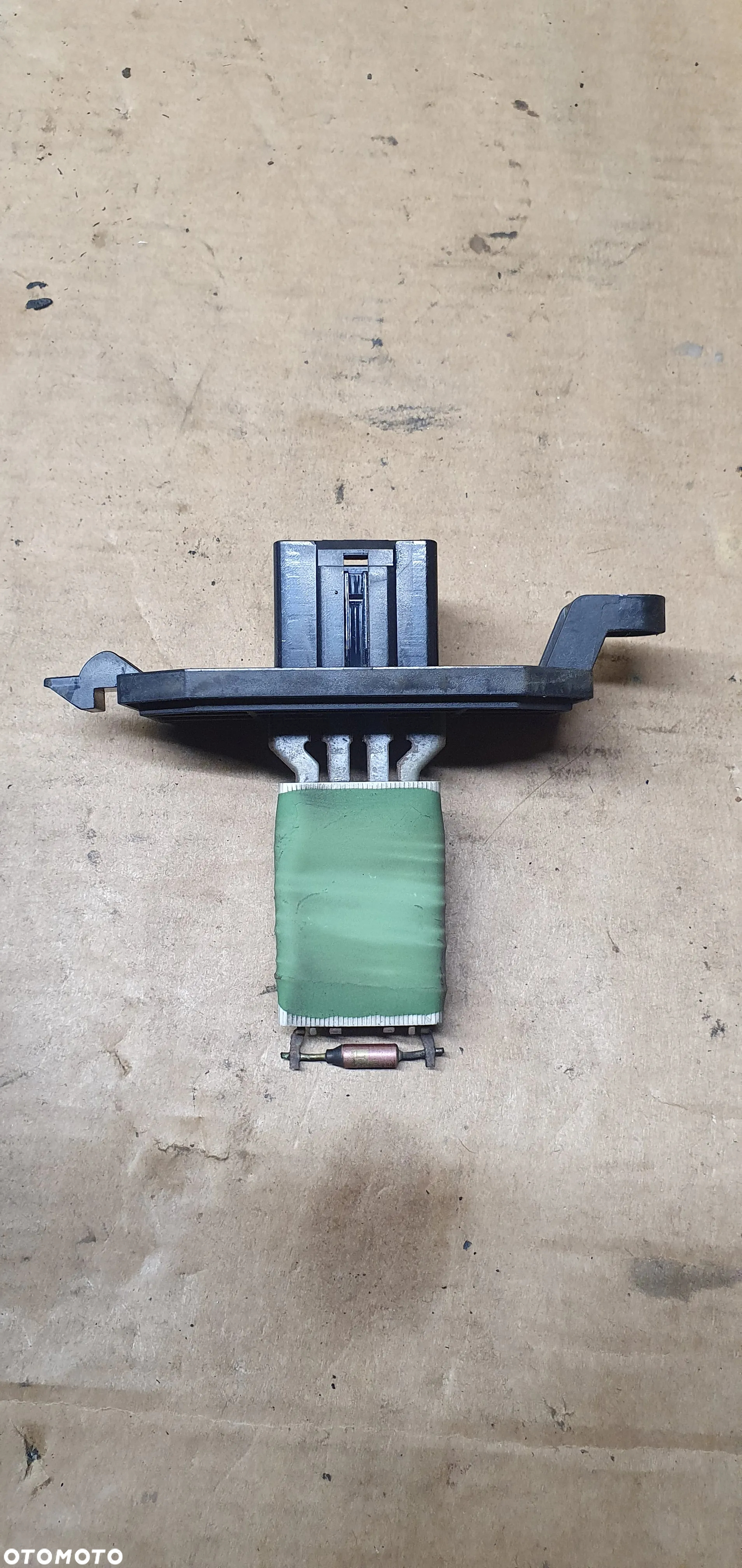 Rezystor opornik dmuchawy wentylatora Ford Focus MK3 - 2