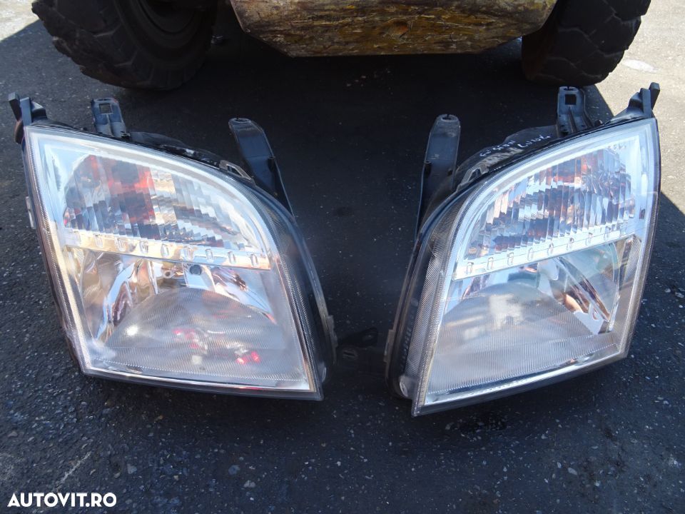 Vand Faruri Ford Fusion din 2005 originale din Europa din 2005 cod: 246898-00R - 1