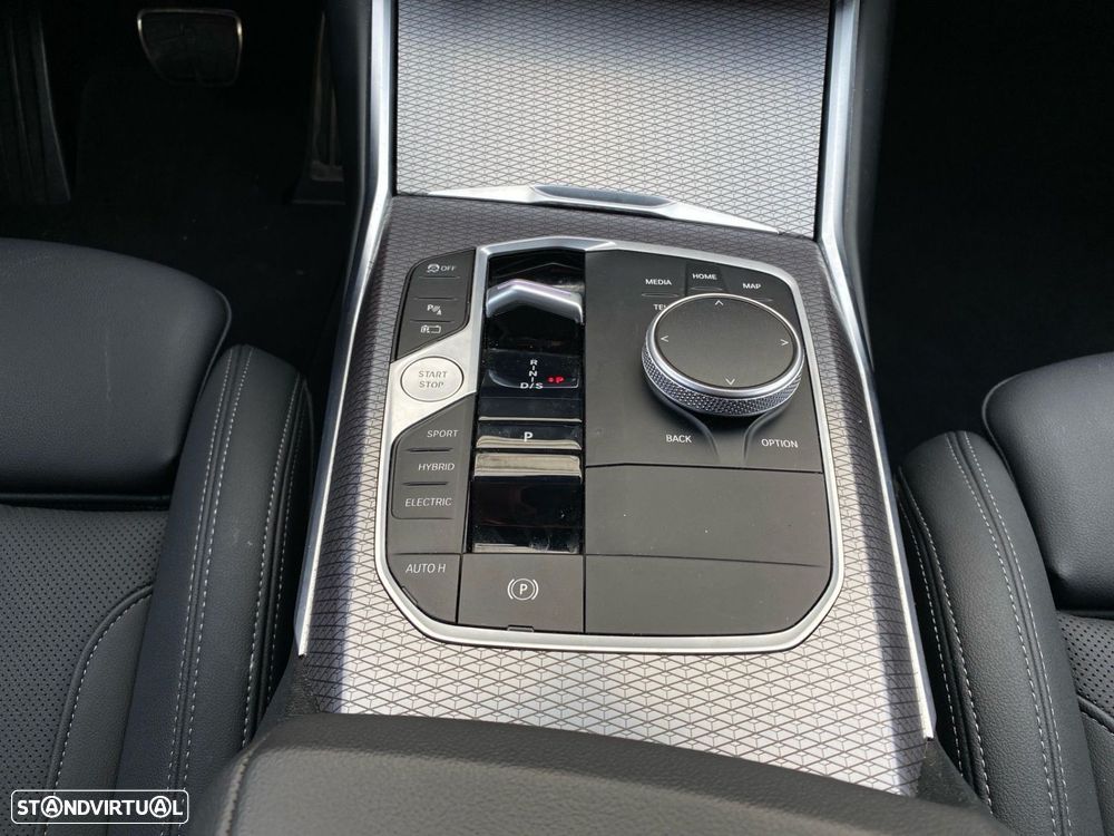 BMW 330 e Pack Desportivo M Auto - 14