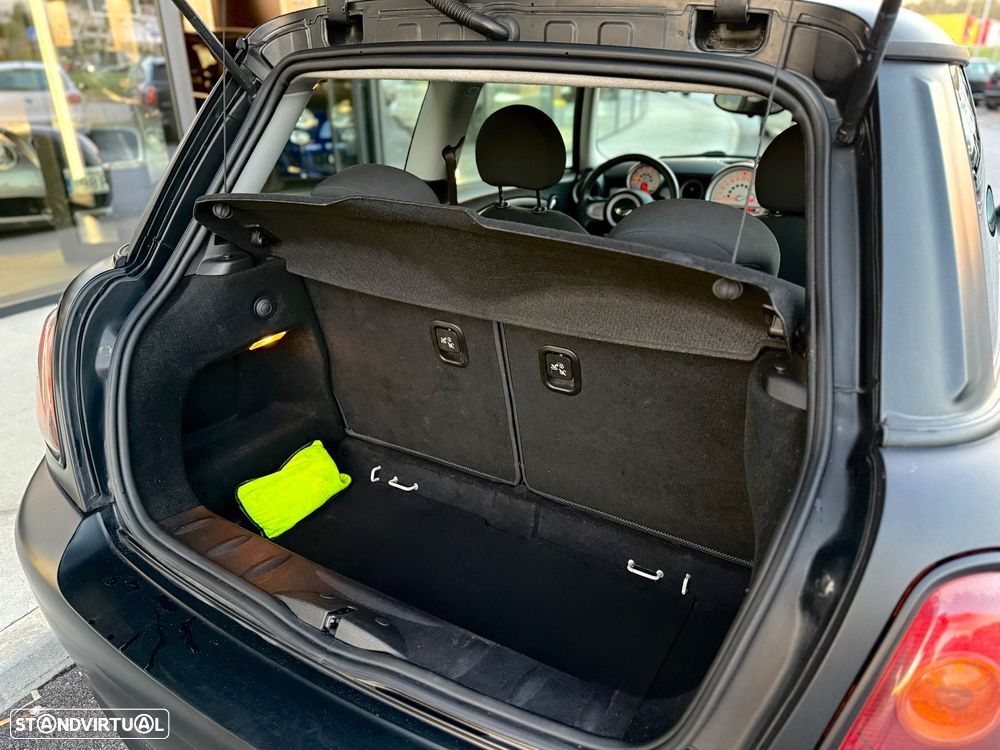MINI 3 Portas Cooper D - 11