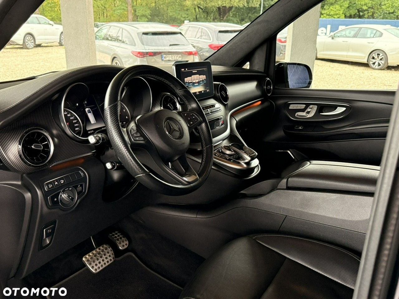 Mercedes-Benz Klasa V - 9