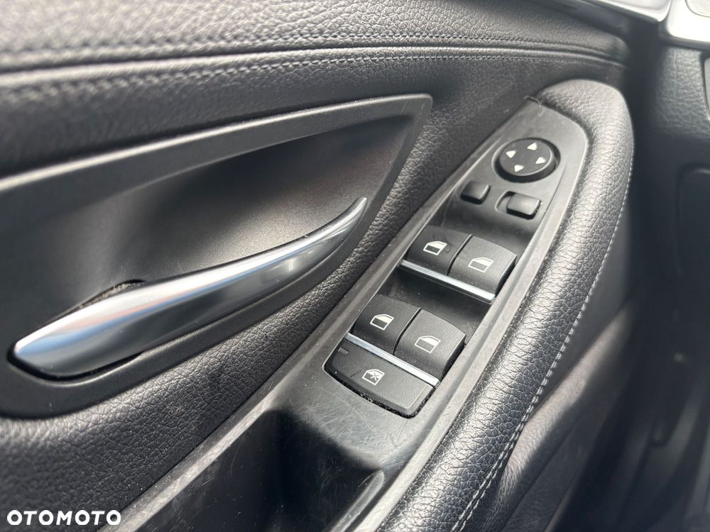 BMW Seria 5 520d - 23