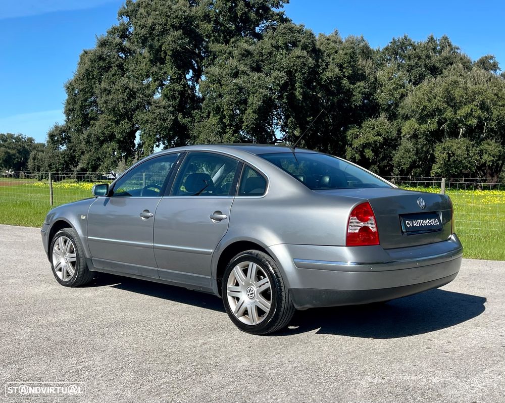 VW Passat 1.9 TDi Highline - 7