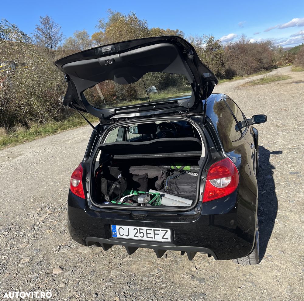 Renault Clio III 2.0 16V Gordini - 8