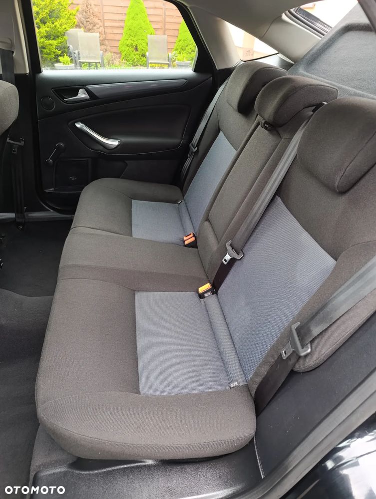 Ford Mondeo 1.6 Gold X Plus - 8
