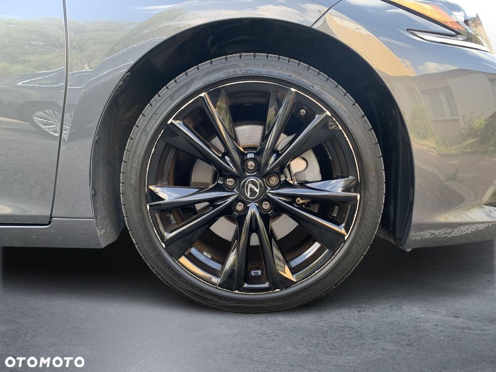 Lexus ES 300h F Sport Edition - 22