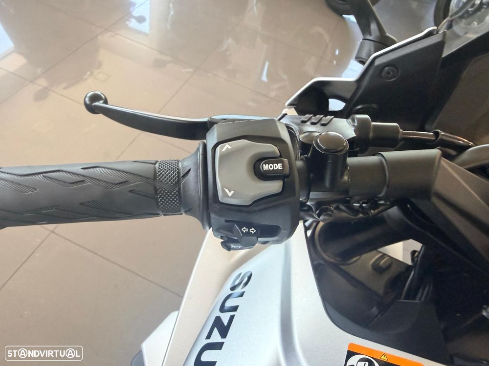 Suzuki GSX 8R - 5